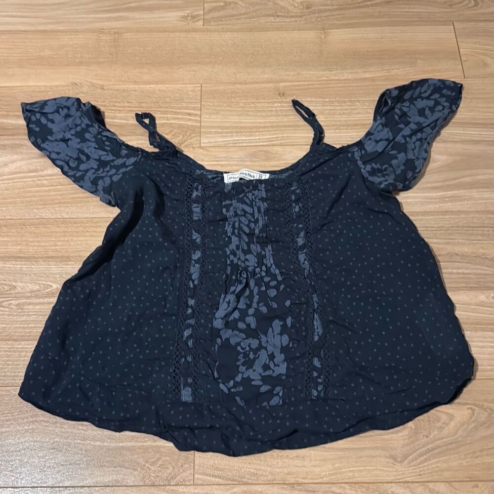 Abercrombie & Fitch Blue Floral Strap Off the Shoulder‎ Blouse Sz Medium Women’s